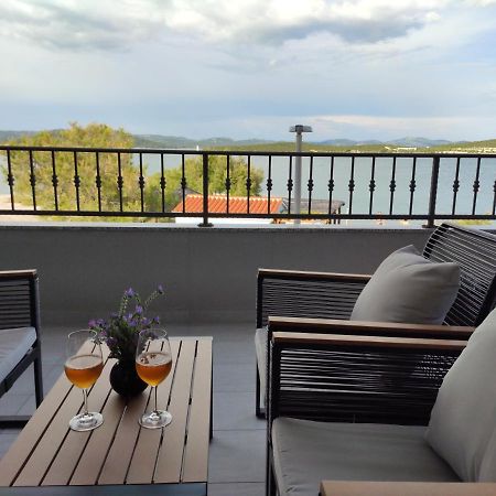Apartmani Sara 2 Betina  Bagian luar foto