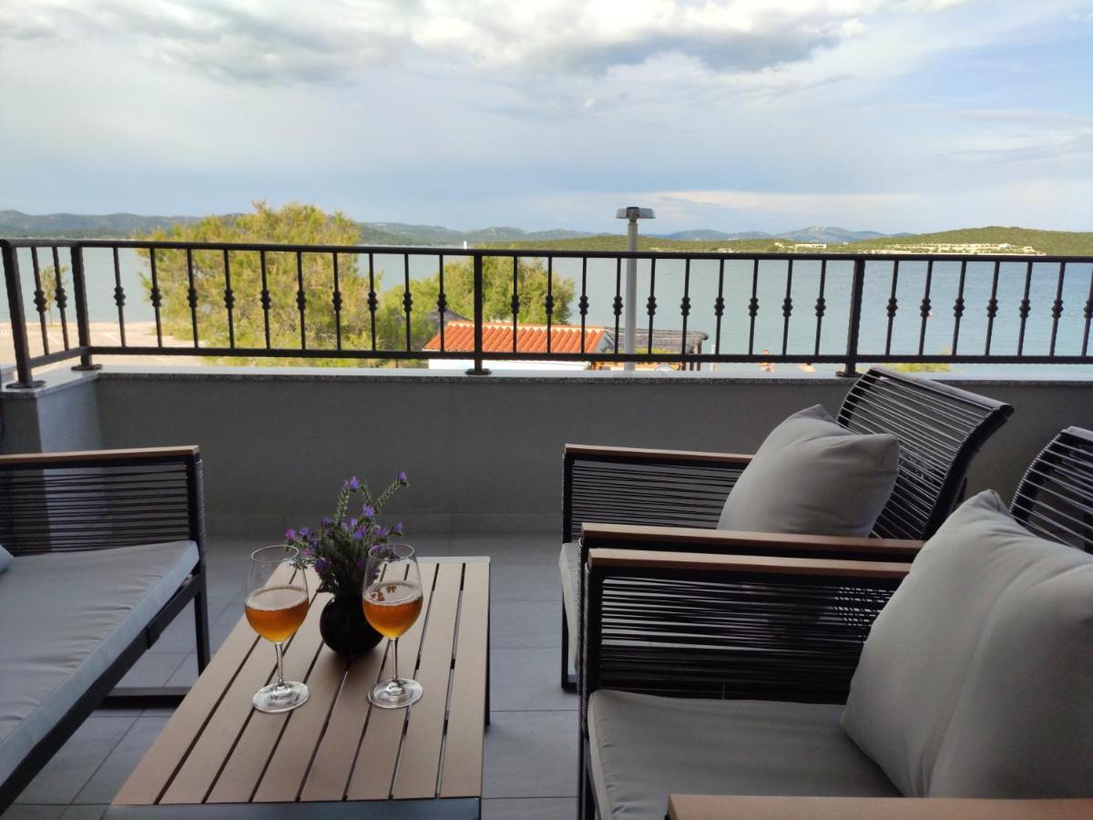 Apartmani Sara 2 Betina  Bagian luar foto