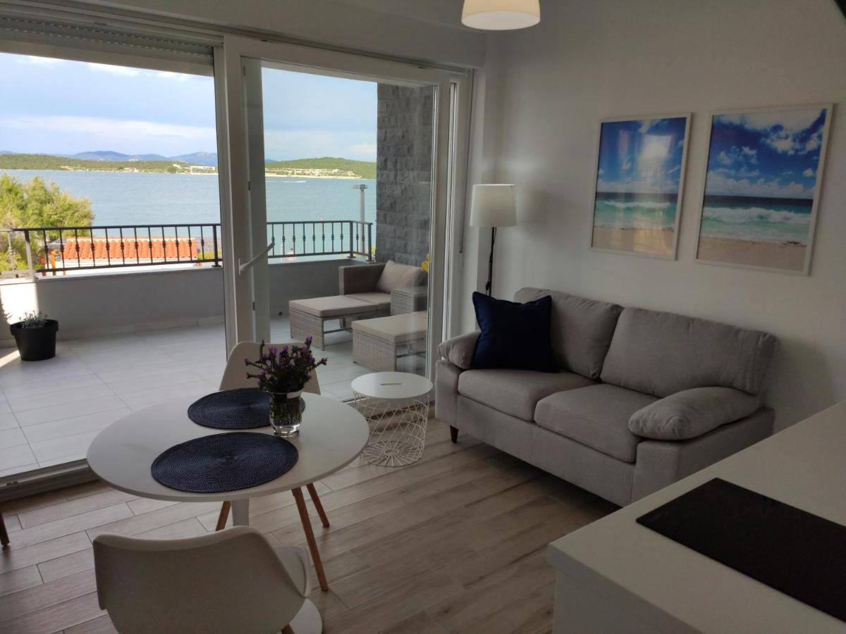 Apartmani Sara 2 Betina  Bagian luar foto