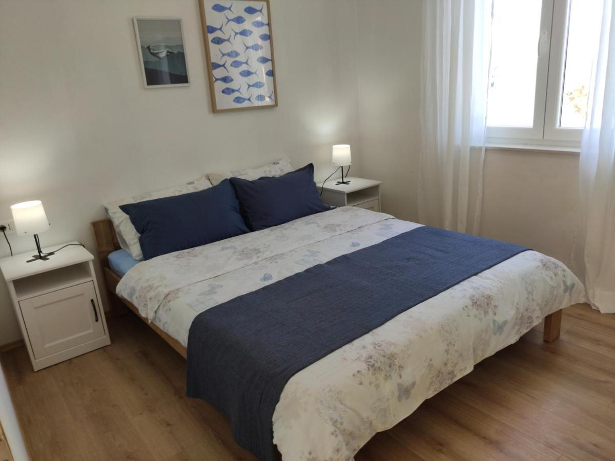 Apartmani Sara 2 Betina  Bagian luar foto
