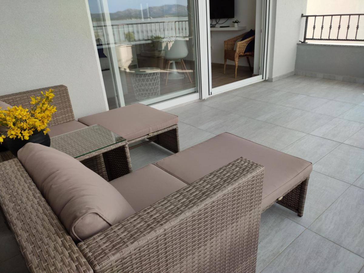 Apartmani Sara 2 Betina  Bagian luar foto